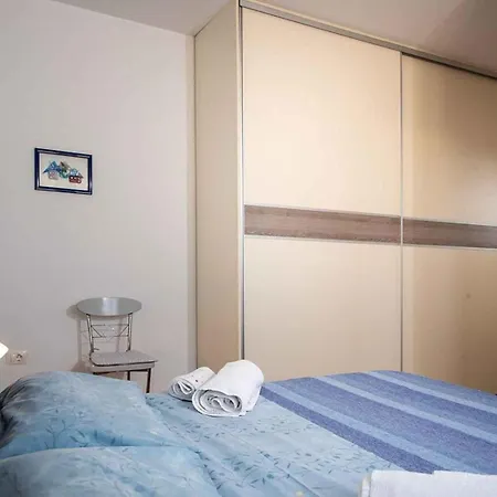 In - Istrien 43272 Holiday home *